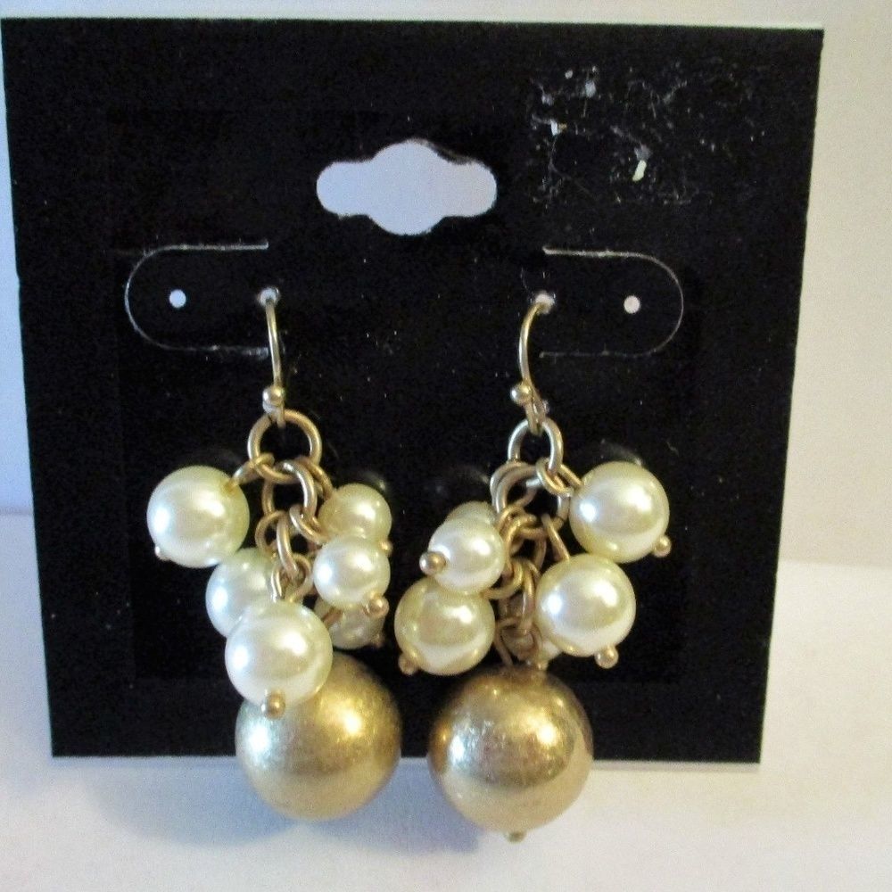 𝅺cream brown flower dangle earrings